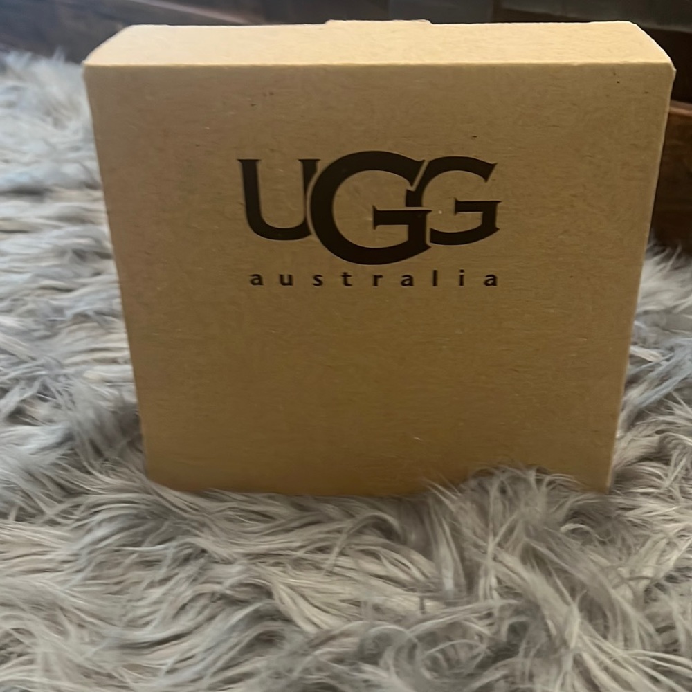 UGG shoe care kit …
